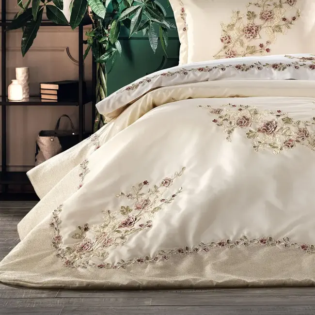 Azur Bedspread Set / Capp - Burgundy - 3