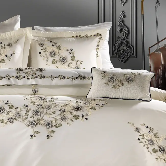 Azur Bedspread Set / Cream - Navy Blue - 3